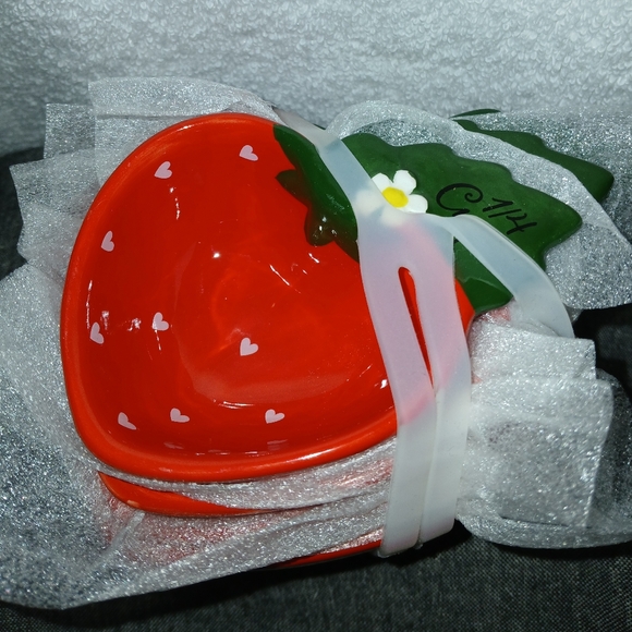 Strawberry measuring cups - Picture 3 of 4